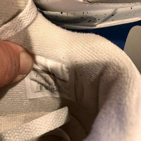 *sold* Nike Air Jordan IV, white/cement, size 4y, fair condition - Picture 5 of 5